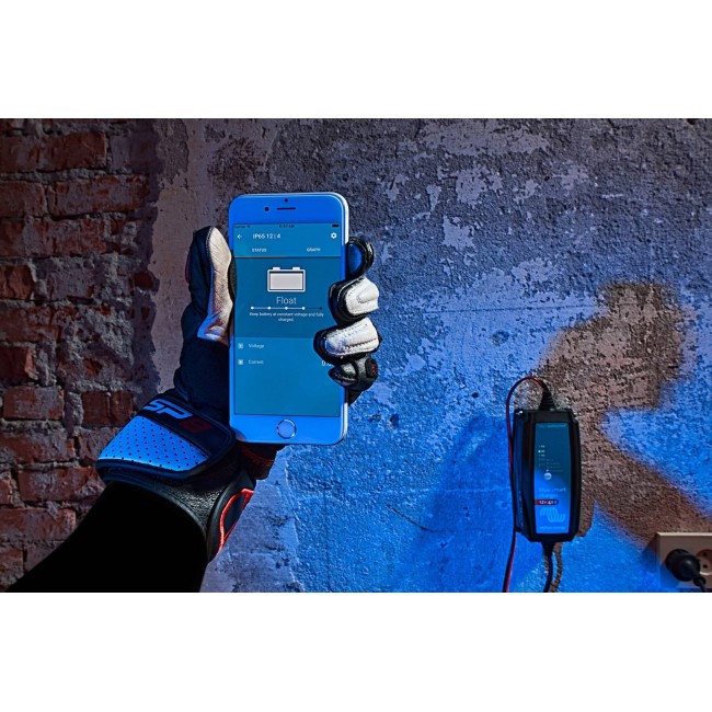 Blue Smart IP65s Charger 12/5 + DC connector