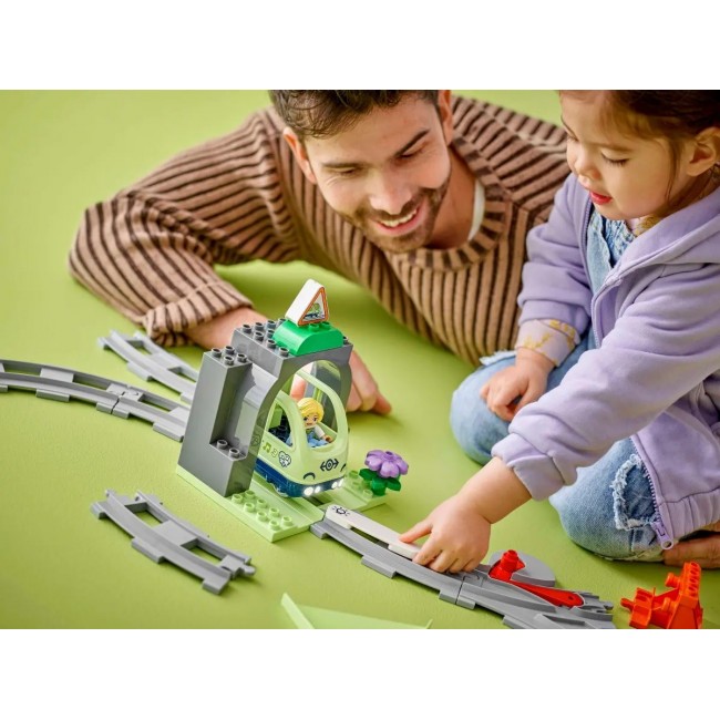 LEGO DUPLO 10425 Train Tunnel and Tracks - Expansion Set LEGO DUPLO 10425 Train Tunnel and Tracks - Expansion Set