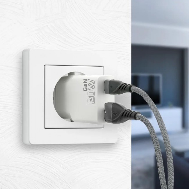 Charger everActive GaN SUPER SLIM SC-340Q USB QC3.0 and USB-C PD 20 W