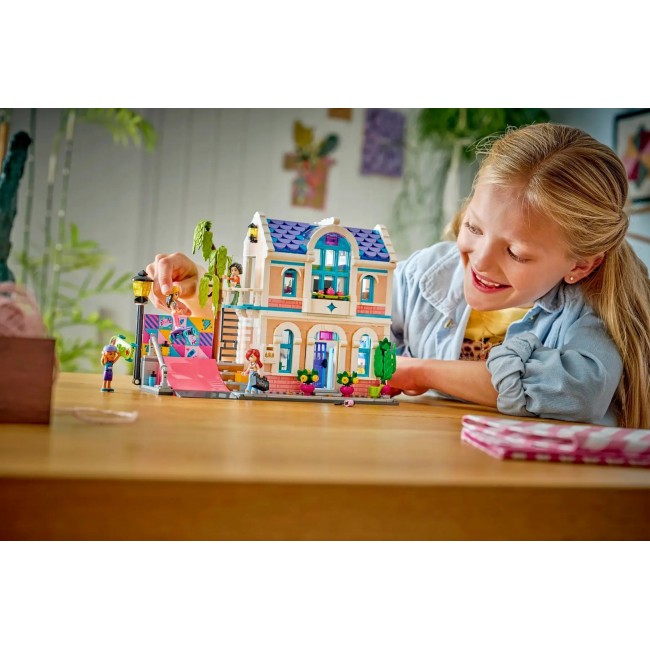 LEGO FRIENDS 42687 Liann's Family House