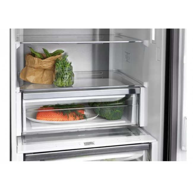 Refrigerator-freezer ELECTROLUX LNT7ME36G2