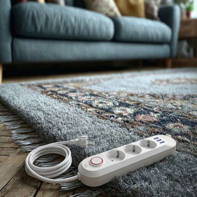 Maclean power strip, 3 socket extension + 3xUSB, 110-240V AC 50/60Hz, 2.1A max 2500W, 1.5m, white, MCE394 W Maclean power strip, 3 socket extension + 3xUSB, 110-240V AC 50/60Hz, 2.1A max 2500W, 1.5m, white, MCE394 W