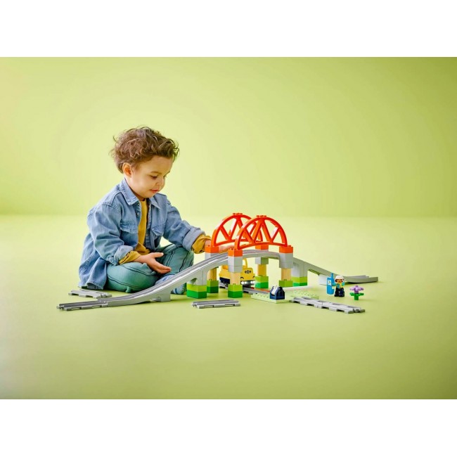 LEGO DUPLO TOWN 10426 Bridge and railway tracks - expansion set LEGO DUPLO TOWN 10426 Bridge and railway tracks - expansion set