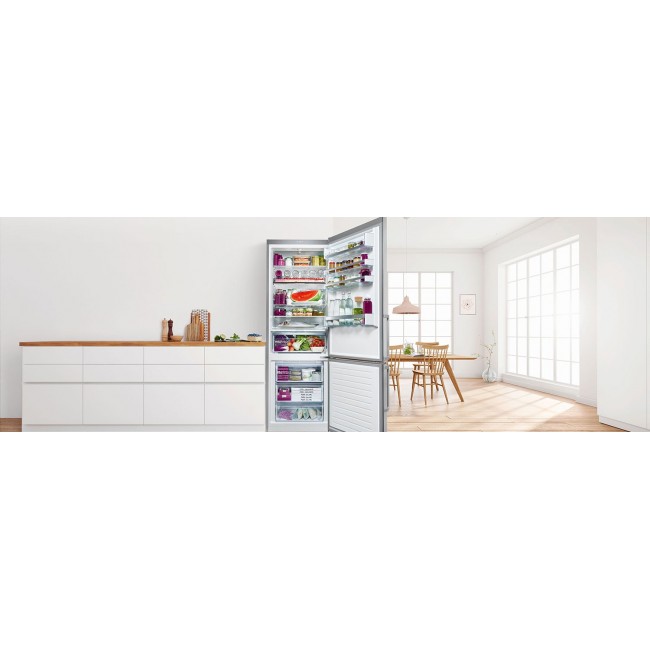 Bosch Serie 6 KGN49LBCF fridge-freezer Freestanding 440 L C Black
