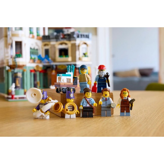 LEGO ICONS 11371 Shopping Street