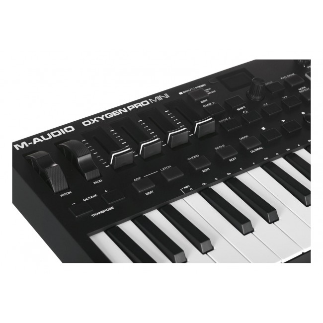 M-AUDIO Oxygen Pro Mini MIDI keyboard 32 keys USB Black