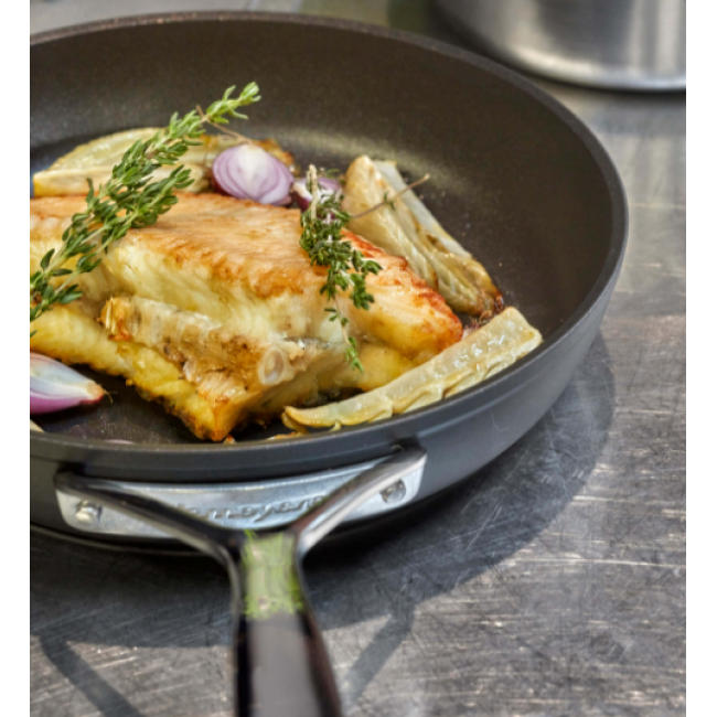 Non-stick frying pan DEMEYERE ALU PRO 5 40851-045-0 - 26 CM Non-stick frying pan DEMEYERE ALU PRO 5 40851-045-0 - 26 CM