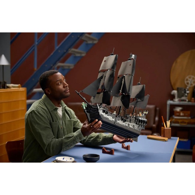 LEGO ICONS 10365 Captain Jack Sparrow's Pirate Ship