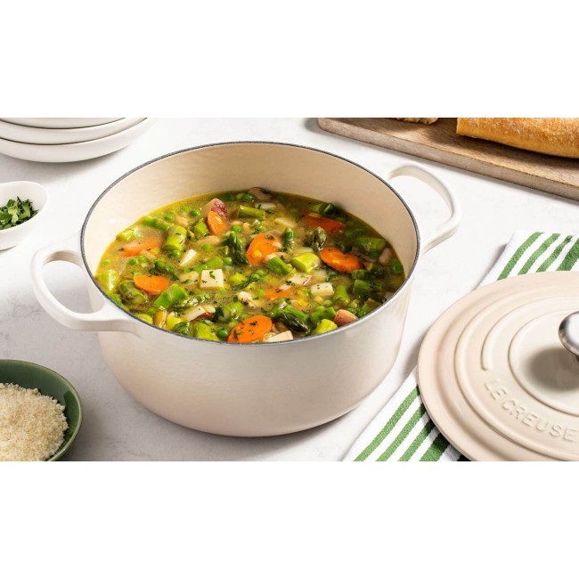 Le Creuset 2025766 Dutch oven 2.4 L White