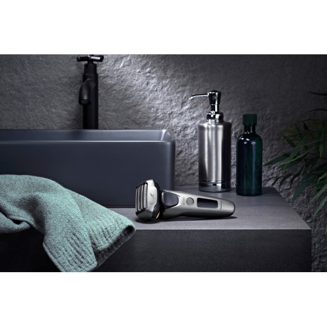 Panasonic ES-LV69-S803 Electric Shaver, Black/Silver | Panasonic Panasonic ES-LV69-S803 Electric Shaver, Black/Silver | Panasonic