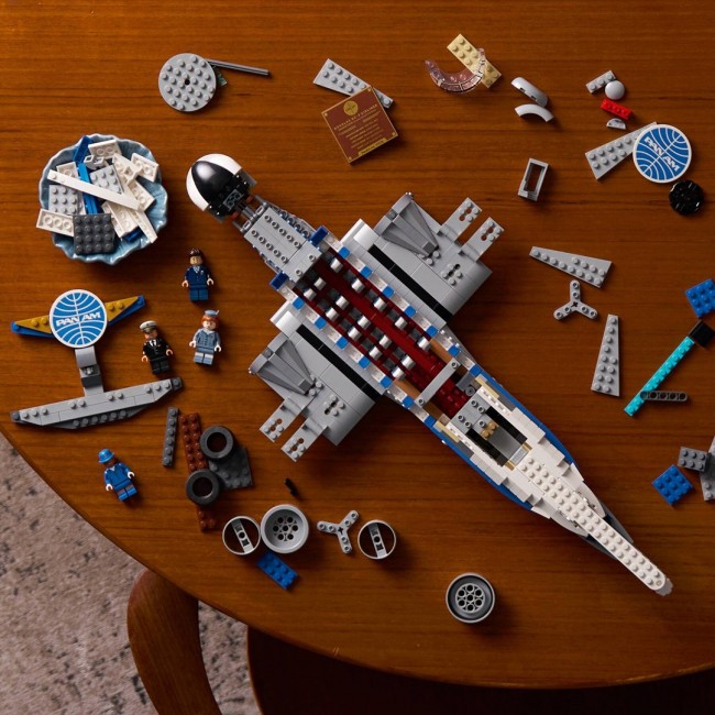 LEGO ICONS 11378 Douglas DC-3 PAN AM Airliner