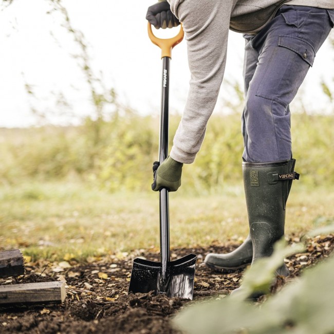 FISKARS SOLID+ XL SHARP SPADE LONG SHAFT