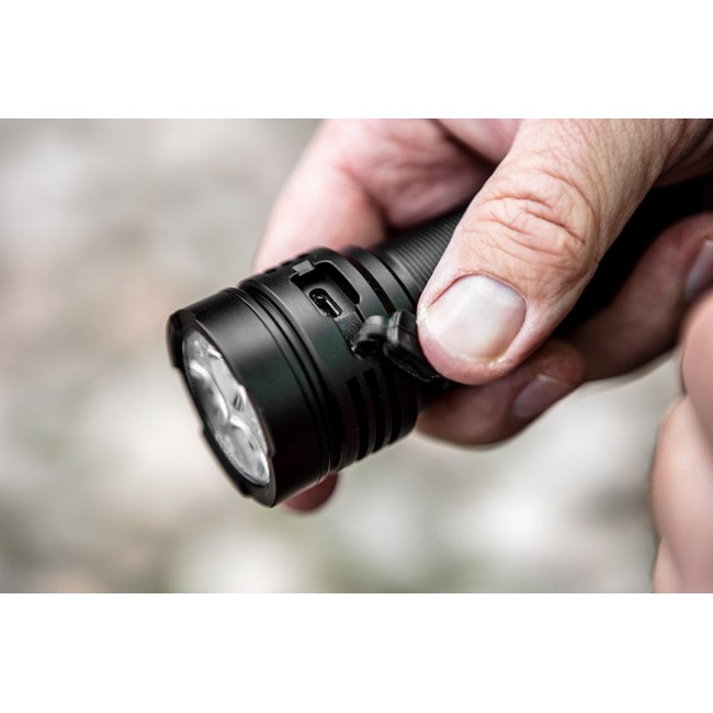 OSRAM P9 LED USB Rechargeable Flashlight 3300 lm OSRAM P9 LED USB Rechargeable Flashlight 3300 lm