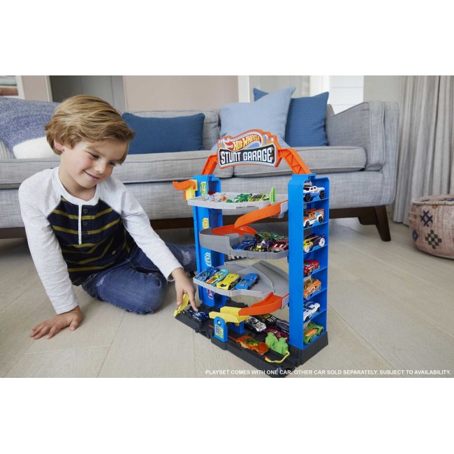 Hot Wheels City Stunt Garage Playset with 1 Toy Car in 1:64 Scale & Storage for 20+ Vehicles Hot Wheels City Stunt Garage Playset with 1 Toy Car in 1:64 Scale & Storage for 20+ Vehicles