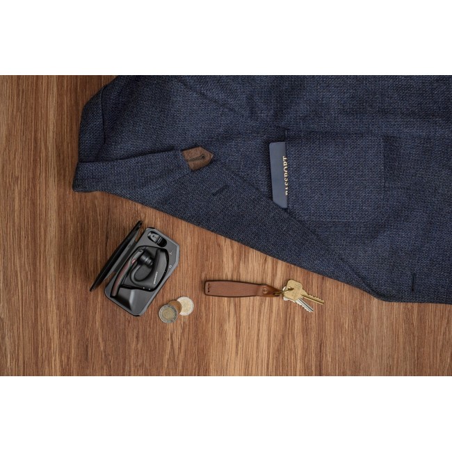 HP Poly Poly Voyager 5200 UC USB-A Headset +BT600 Dongle TAA HP Poly Poly Voyager 5200 UC USB-A Headset +BT600 Dongle TAA