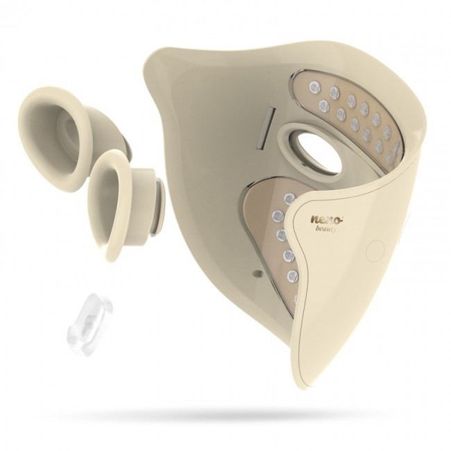 LED LIGHT THERAPY MASK IMPROVING FACIAL SKIN CONDITION