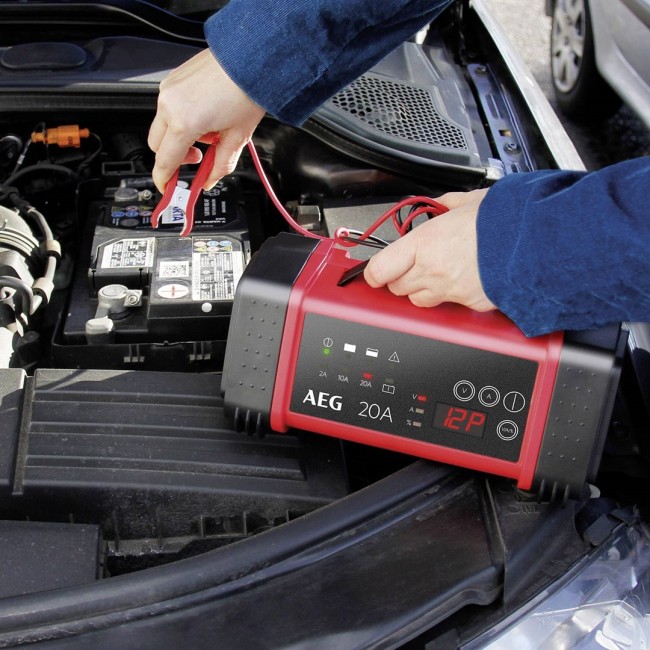 AUTOMATIC CHARGER AEG LT20 12V/24V, 20A AUTOMATIC CHARGER AEG LT20 12V/24V, 20A