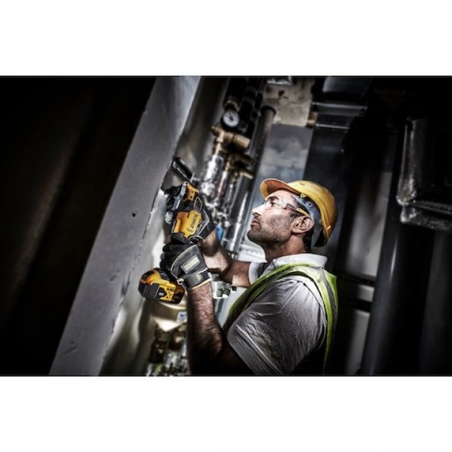 DeWALT DCS356P2-QW cordless universal cutter