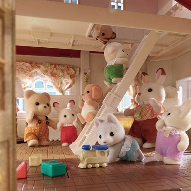 Sylvanian Families City Cottage with Secret Attic Room 5708 p2 Sylvanian Families City Cottage with Secret Attic Room 5708 p2