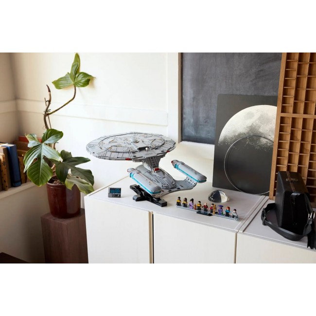 LEGO ICONS 10356 Star Trek: U.S.S. Enterprise NCC-1701-D LEGO ICONS 10356 Star Trek: U.S.S. Enterprise NCC-1701-D