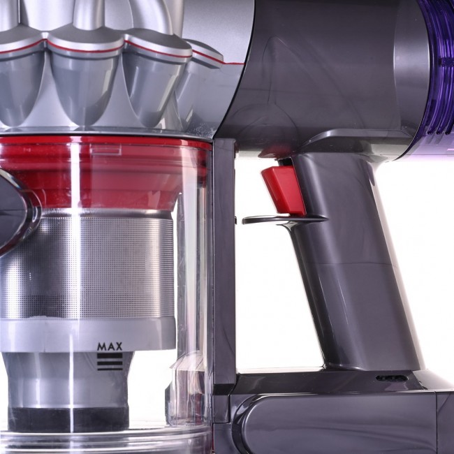 Dyson Vacuum Cleaner V8 Advanced - Silver/Nickel