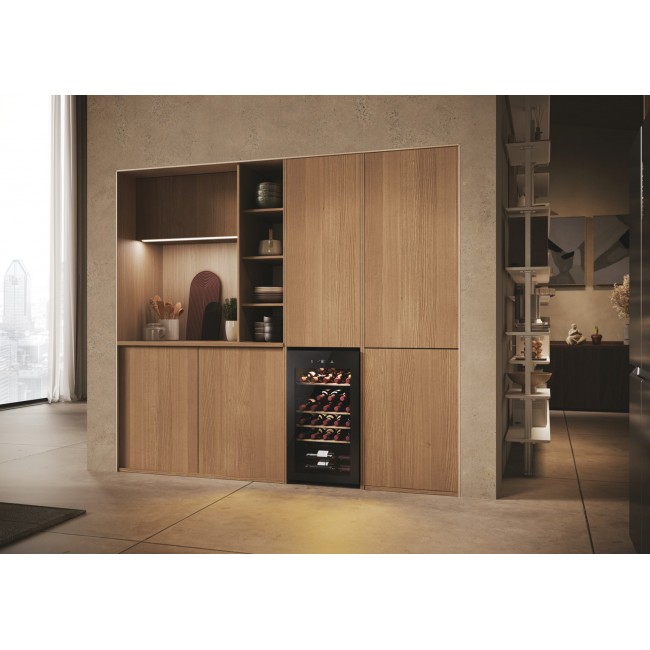 Haier Wine Bank 50 Serie 3 HWS34GGH1 Compressor wine cooler Freestanding Black 34 bottle(s)