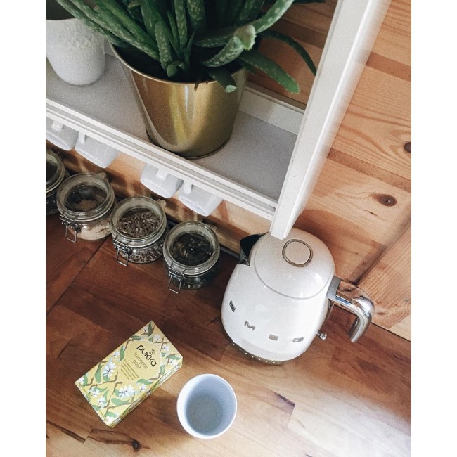 Smeg 50's Style Kettles KLF04CREU Cream
