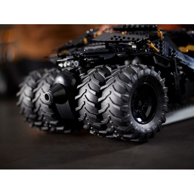 LEGO SUPER HEROES 76240 BATMOBILE TUMBLER LEGO SUPER HEROES 76240 BATMOBILE TUMBLER