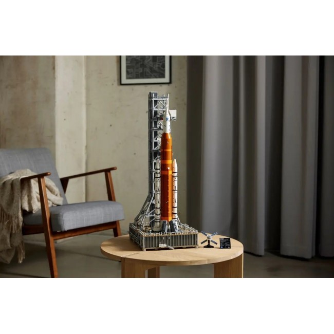 LEGO ICONS 10341 NASA Artemis Space Launch System LEGO ICONS 10341 NASA Artemis Space Launch System