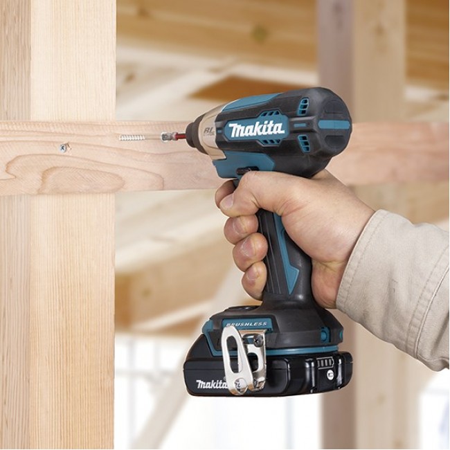 Makita DLX2414AJ not categorized