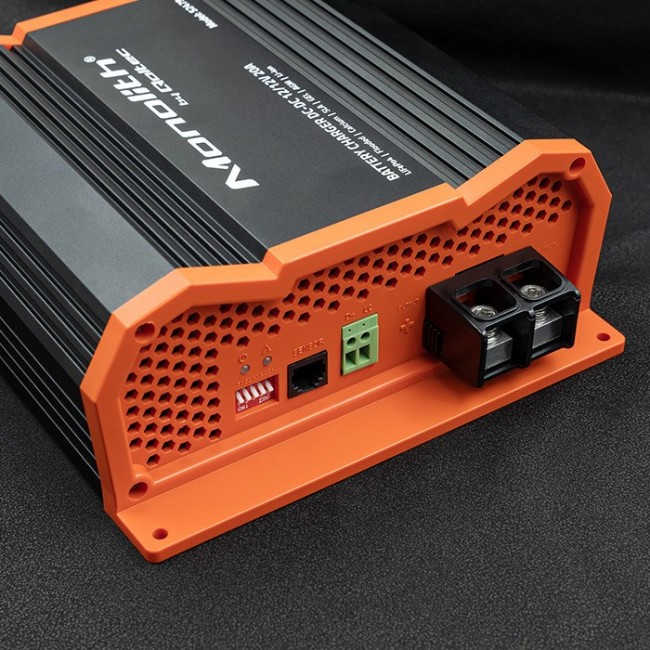 Qoltec 52479 Monolith DC-DC charger for LiFePO4 AGM 12V batteries | 20A | 250W Qoltec 52479 Monolith DC-DC charger for LiFePO4 AGM 12V batteries | 20A | 250W