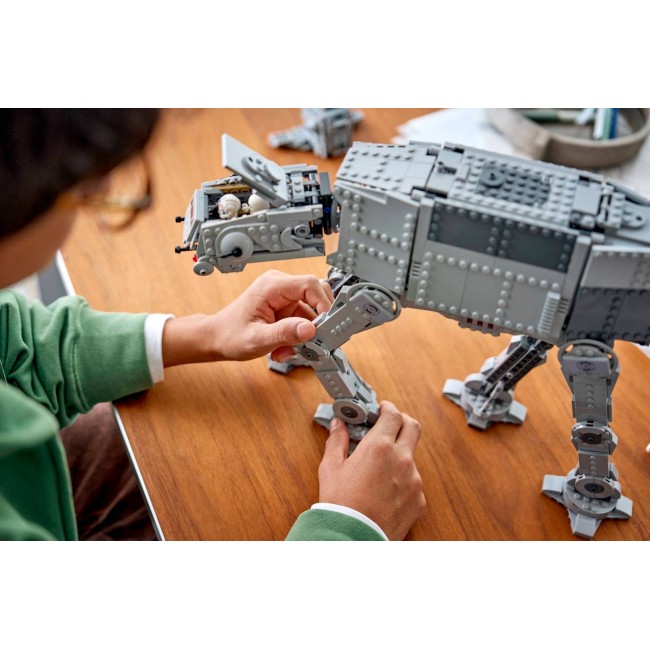 LEGO STAR WARS 75454 Imperial Remnant AT-AT with INT-4