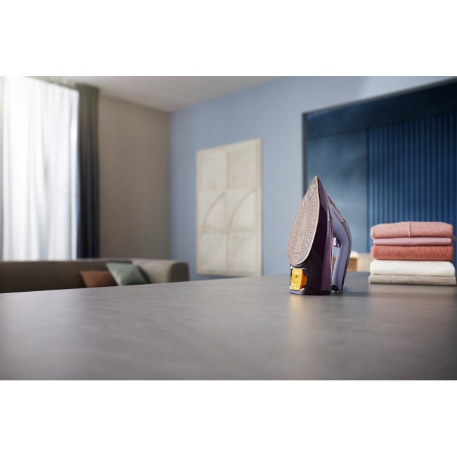 Philips | DST8021/30 | Steam Iron | Continuous steam 55 g/min | Steam boost performance 240 g/min | Purple Philips | DST8021/30 | Steam Iron | Continuous steam 55 g/min | Steam boost performance 240 g/min | Purple