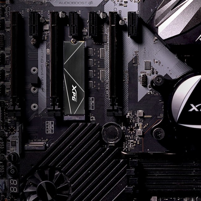 XPG GAMMIX S70 BLADE 512 GB M.2 PCI Express 4.0 NVMe 3D NAND XPG GAMMIX S70 BLADE 512 GB M.2 PCI Express 4.0 NVMe 3D NAND