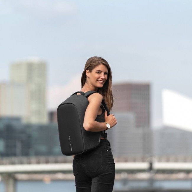 XD DESIGN ANTI-THEFT BACKPACK BOBBY HERO SMALL BLACK P/N: P705.701 XD DESIGN ANTI-THEFT BACKPACK BOBBY HERO SMALL BLACK P/N: P705.701