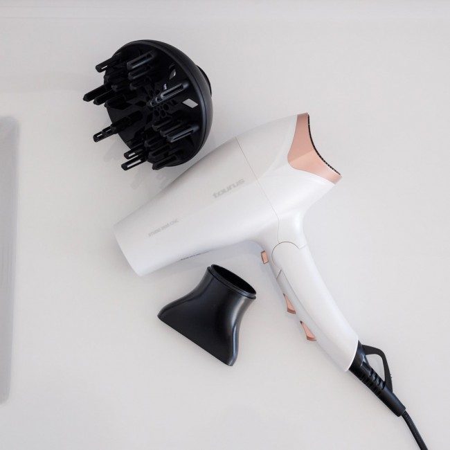 Taurus STUDIO 2500 IONIC hair dryer 2400 W White Taurus STUDIO 2500 IONIC hair dryer 2400 W White