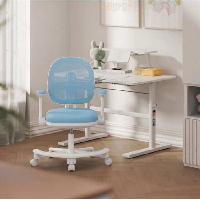 Junior 3.6 Blue swivel chair