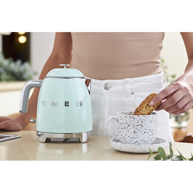Smeg 50's Style Kettles KLF05PGEU Pastel Green Smeg 50's Style Kettles KLF05PGEU Pastel Green