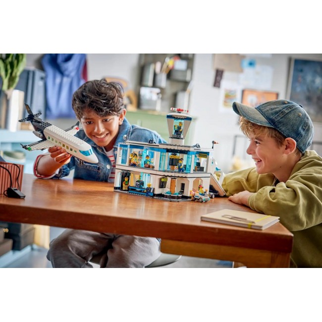 LEGO CITY 60502 Airport with Airplane