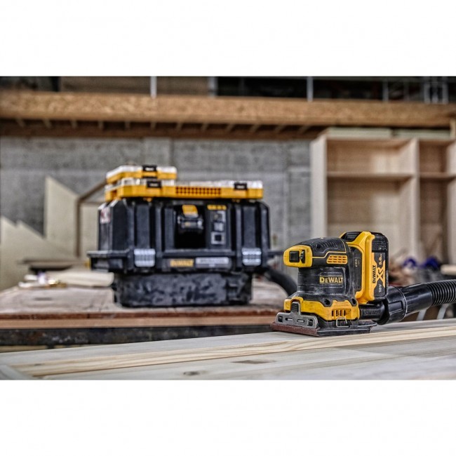 DeWALT DCW200N-XJ portable sander