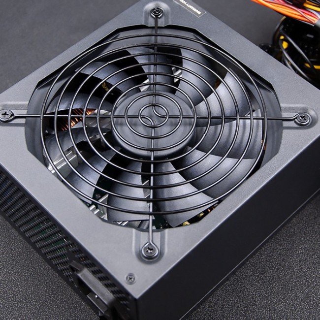 Qoltec Powerful ATX 1650W Power Supply | 80 Plus Platinum Qoltec Powerful ATX 1650W Power Supply | 80 Plus Platinum