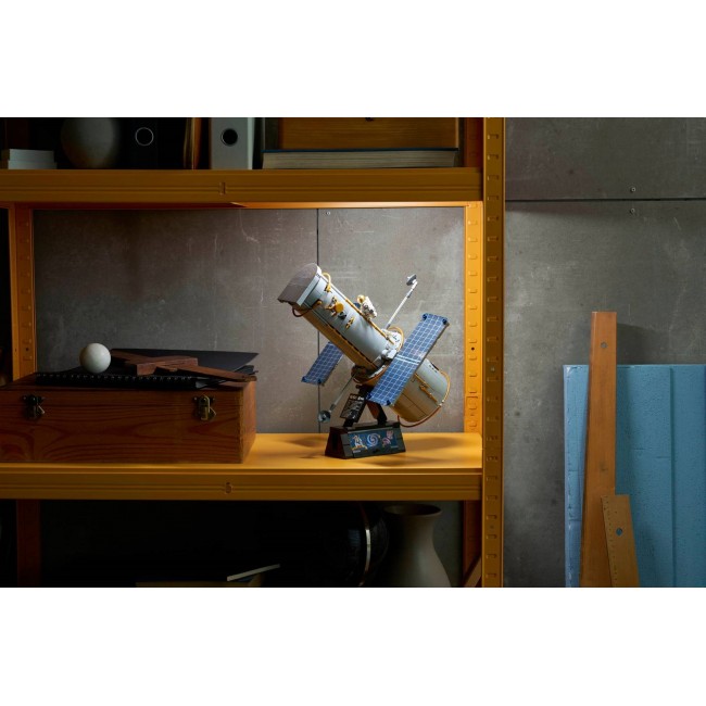 LEGO ICONS 11382 Hubble Space Telescope