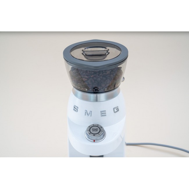 Smeg CGF03WHEU coffee grinder 150 W White