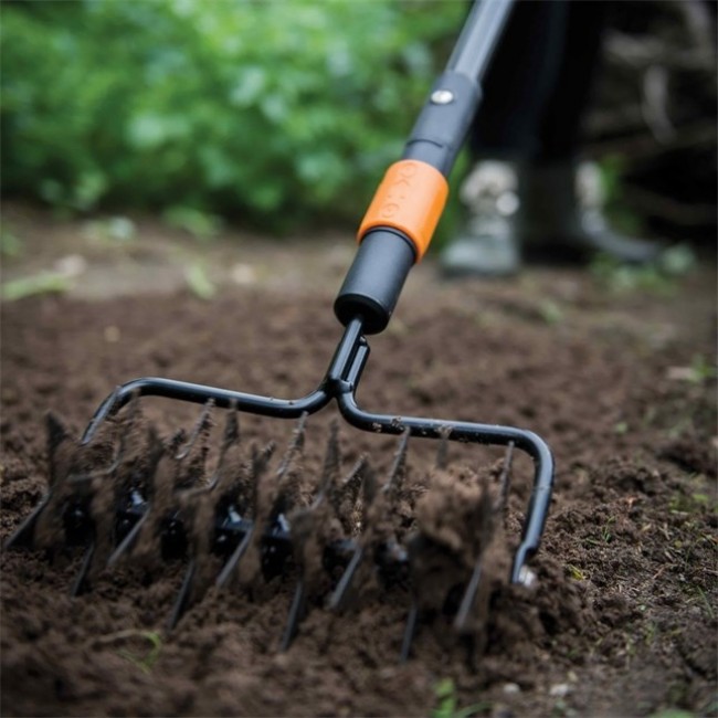 FISKARS QUIKFIT ROTARY AERATOR FISKARS QUIKFIT ROTARY AERATOR