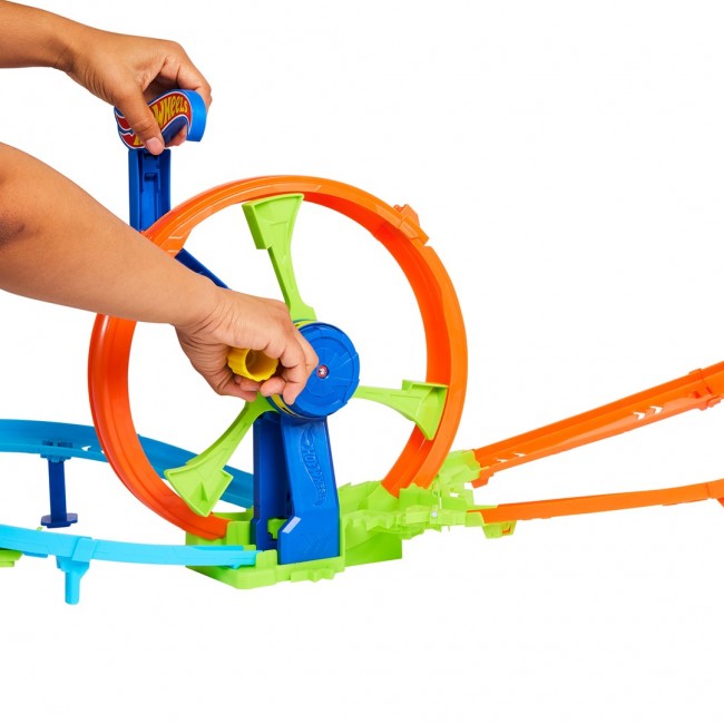 Hot Wheels Action Rapid Launch & Loop Playset with 1:64 Scale Die-Cast Toy Car, Crash & Track Set
