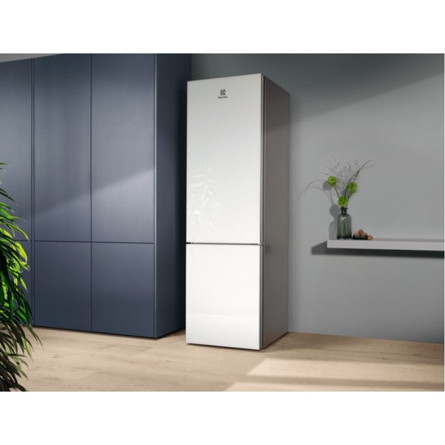 Refrigerator-freezer ELECTROLUX LNT7ME36G2