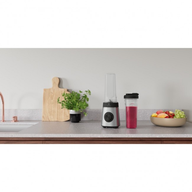 Electrolux E4CB1-6ST 1 L Immersion blender 350 W Stainless steel Electrolux E4CB1-6ST 1 L Immersion blender 350 W Stainless steel