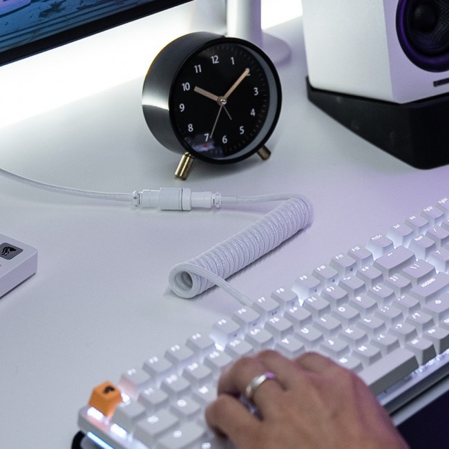 Glorious Gaming Glorious GMMK Coiled Cable Ghost White Glorious Gaming Glorious GMMK Coiled Cable Ghost White