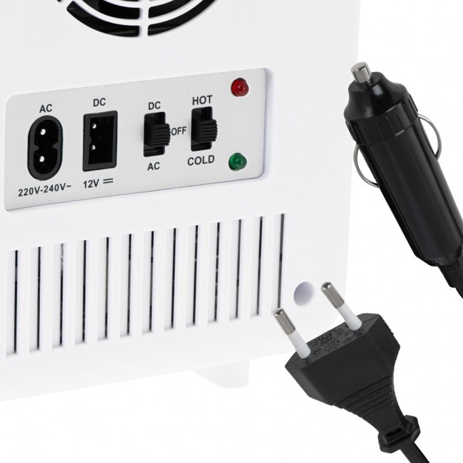 Adler AD 8084w Freestanding mini fridge White