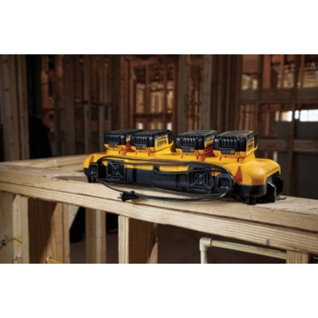DEWALT CHARGER DCB104 4-PORTS XR 8A